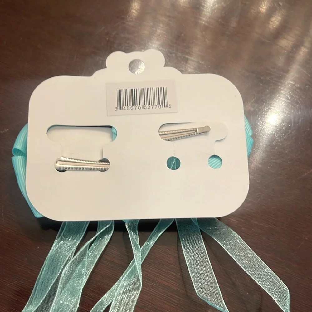 Hello Kitty mint green Hair Bows set of two clips with streaming ribbon nwt